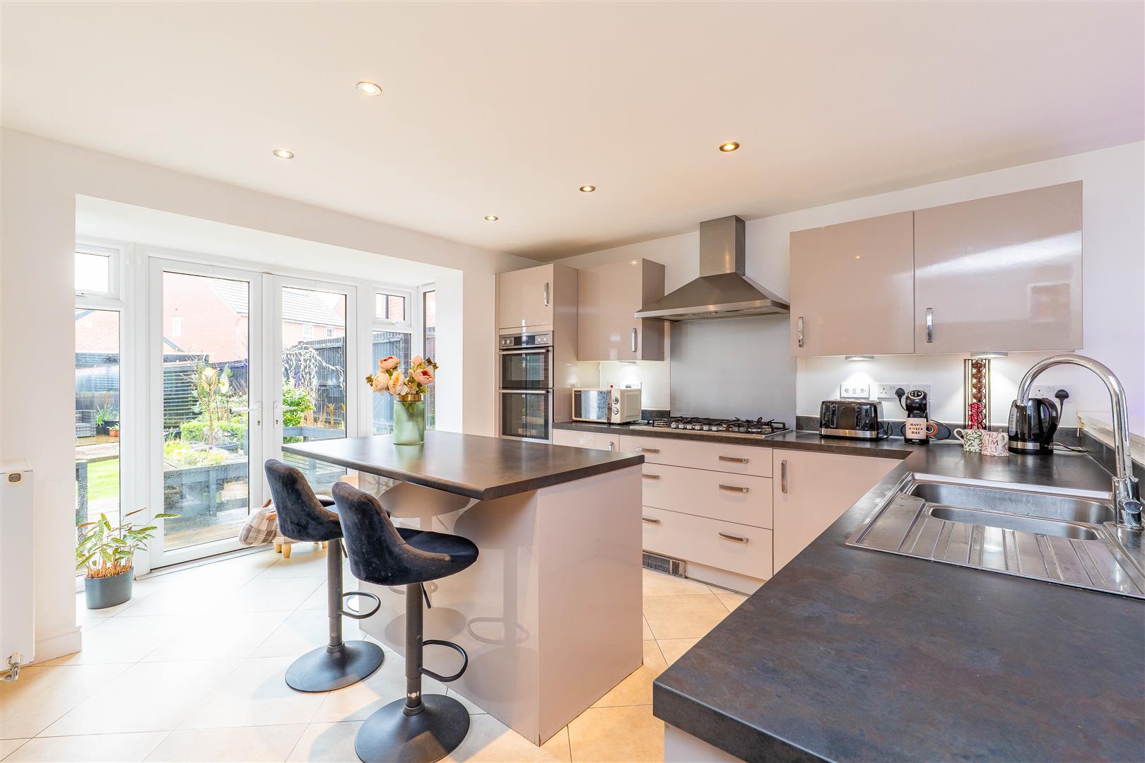 6 bed property in Whiteleaf Place, Leyland
